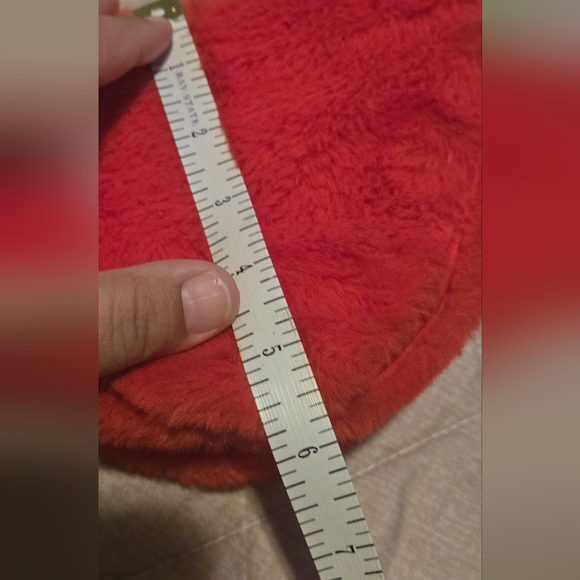 Bath & Body Works Chic Heart-Shaped Faux Fur Crossbody Bag - Red - Picture 7 of 8